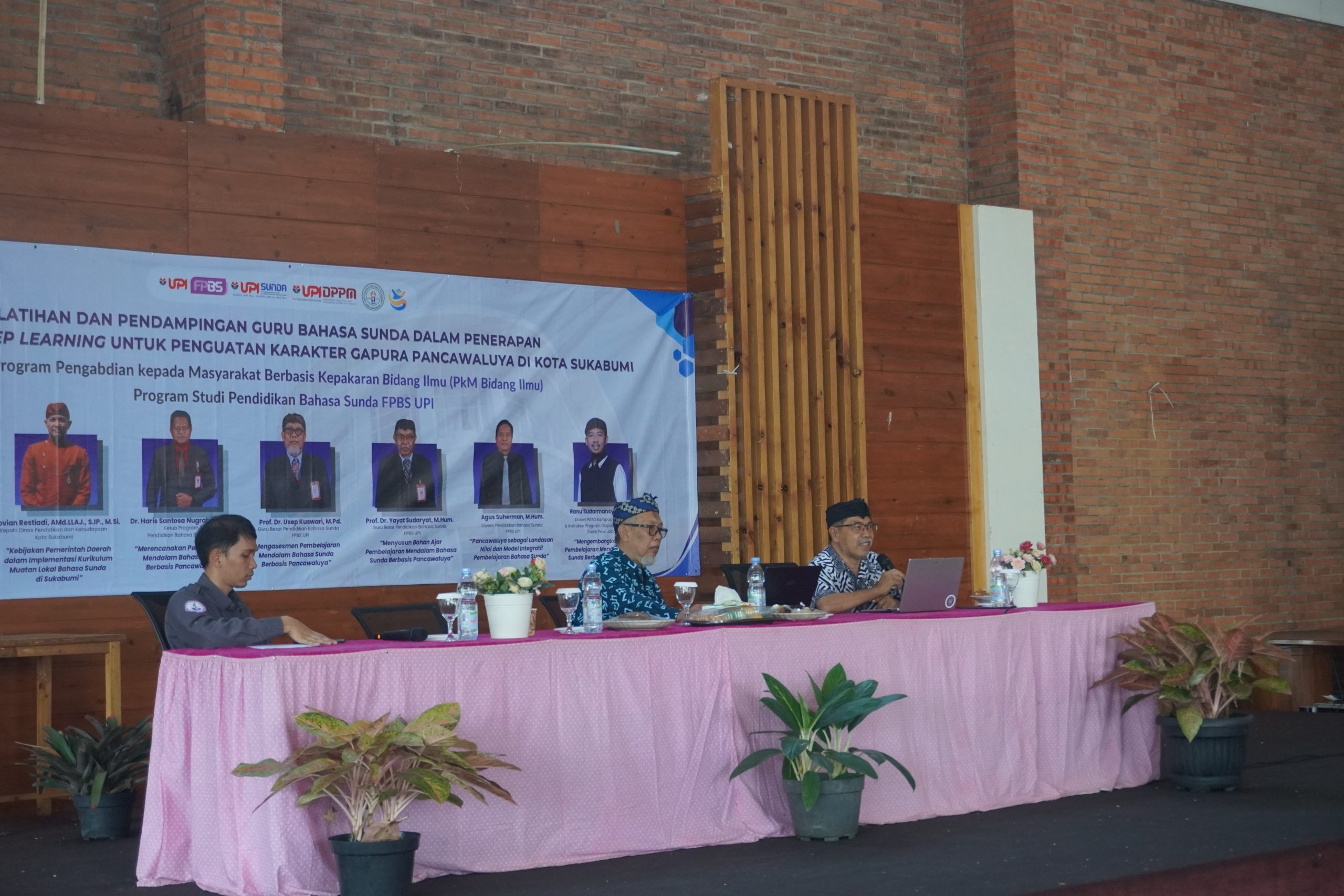 UPI Dampingi Guru Bahasa Sunda Sukabumi Terapkan Pembelajaran Pancawaluya