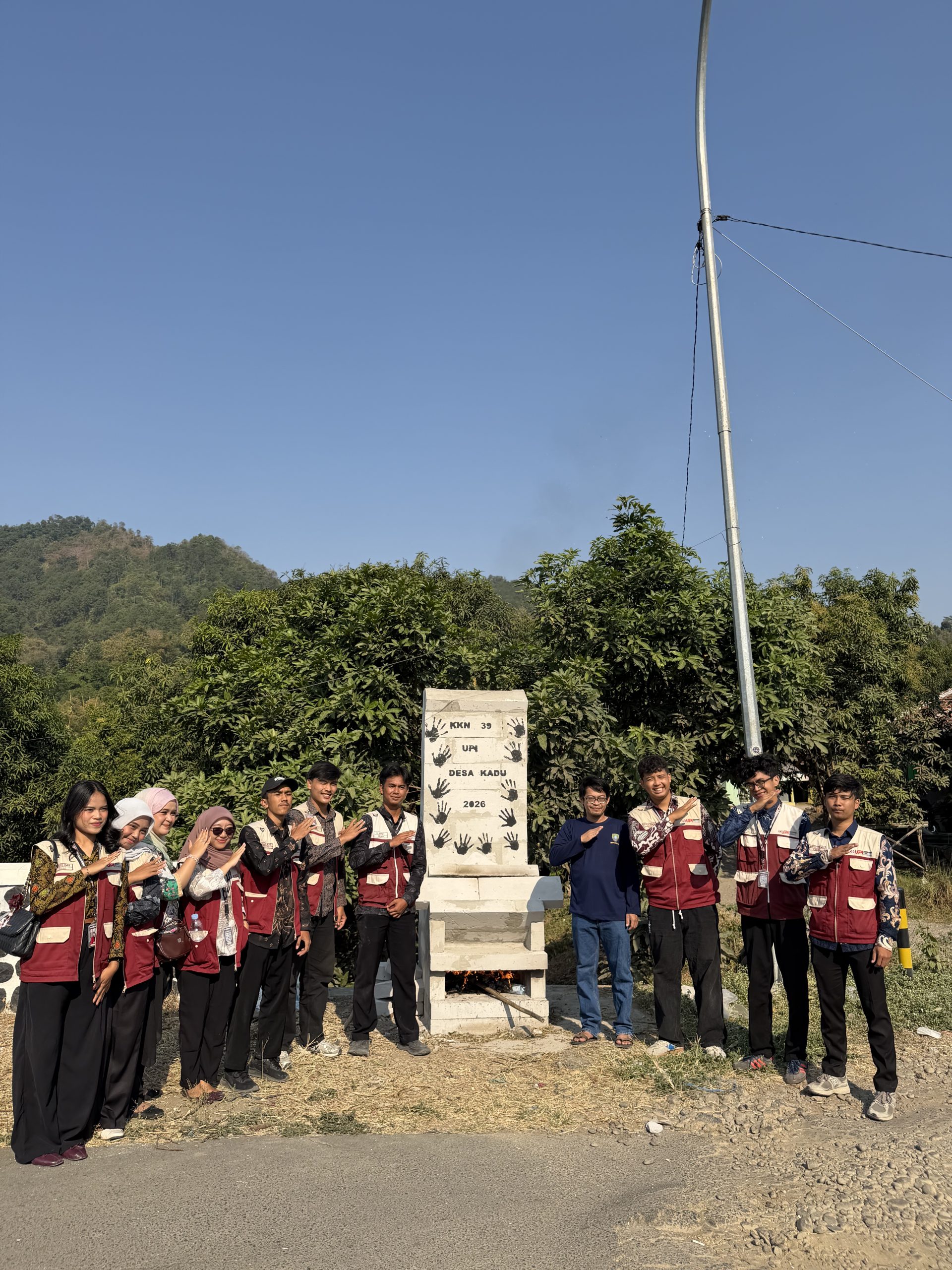 Minim Asap dan Hemat Bahan Bakar, Mahasiswa KKN UPI Ciptakan Rocket Stove untuk Olah Sampah Desa