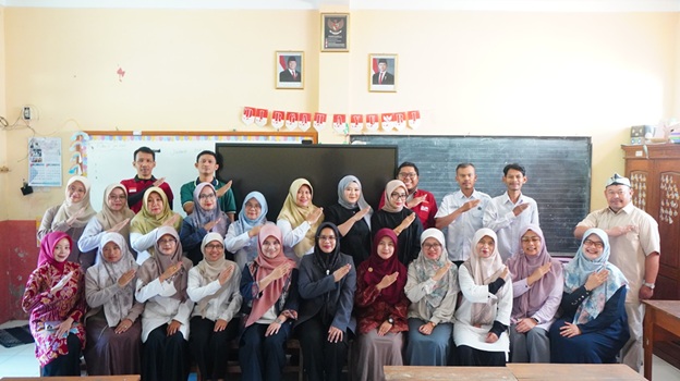 Dongkrak Kompetensi Pedagogis Guru SMP di Kabupaten Bandung, Tim PkM FIP UPI Gelar Teacher Experimental Training