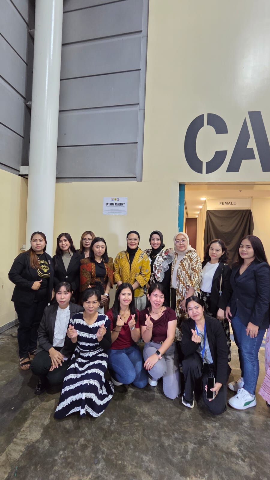 Dosen FPTK UPI Unjuk Gigi di Singapura, Latih PMI dan WNI Keterampilan Fashion Styling Hijab