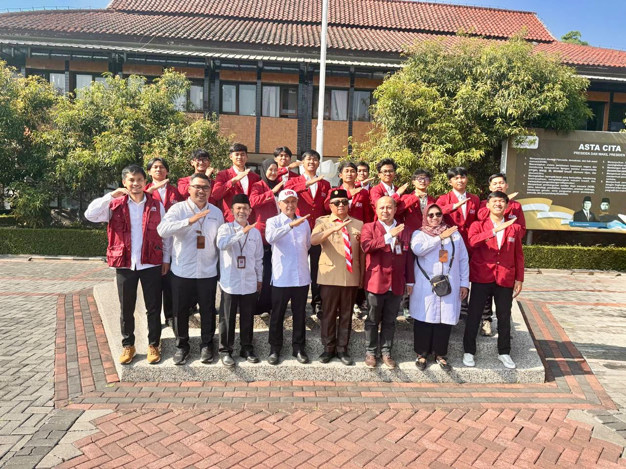 UPI Serahkan 68 Mahasiswa P2MB ke Pemkab Garut