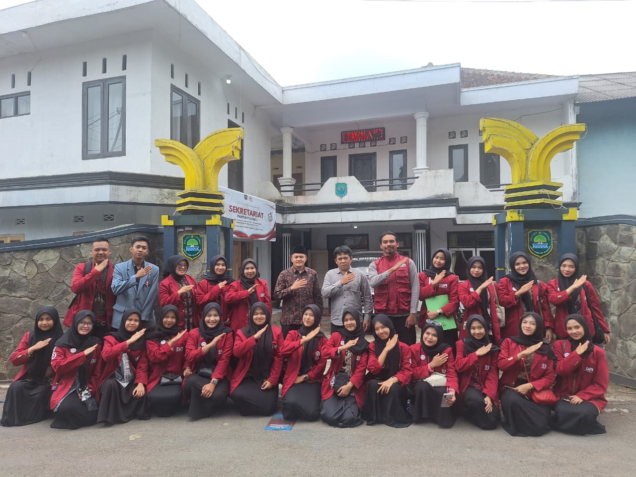 Sinergi Kampus dan Desa: Kelompok 19 P2MB PGSD UPI Kampus Sumedang Mengabdi di Desa Buniara